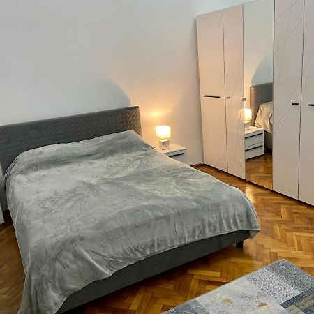 Apartament Super Central Cu Parcare Privata Appartement Arad Buitenkant foto